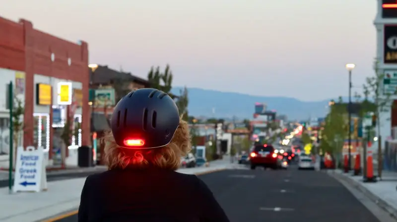 Best E-Bike Helmet For Commuting - Rear Light